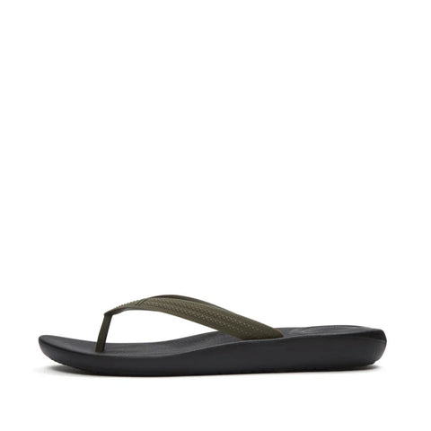 FitFlop - iQushion Mens Textured-Strap Flip-Flops
