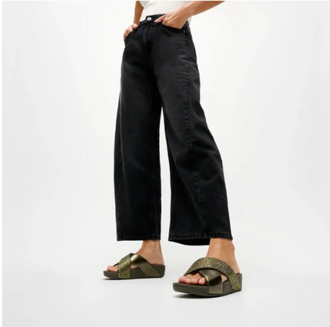 FitFlop - Lulu Cross Slides