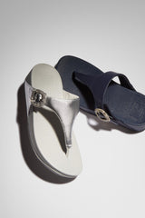 FitFlop - Lulu Crystal-Buckle Leather Toe-Post Sandals