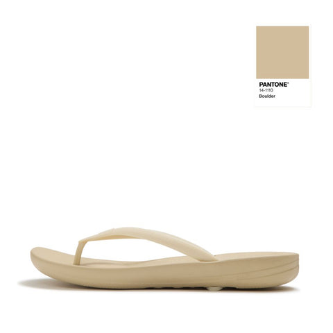 FitFlop - iQushion X Pantone Toe-Posts
