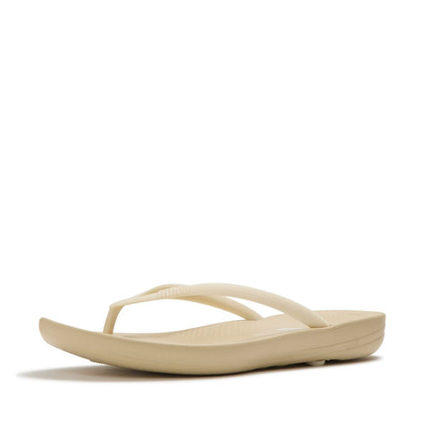 FitFlop - iQushion X Pantone Toe-Posts