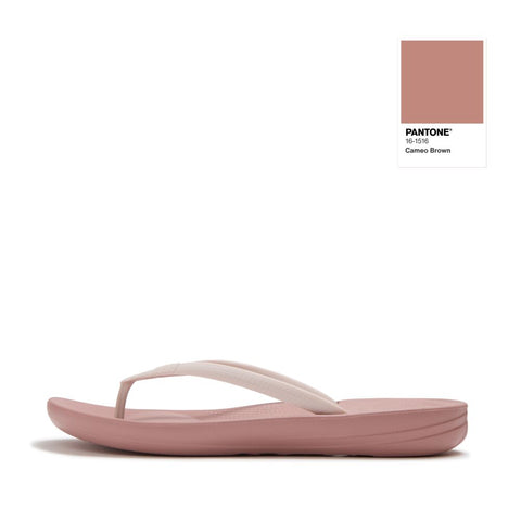 FitFlop - iQushion X Pantone Toe-Posts