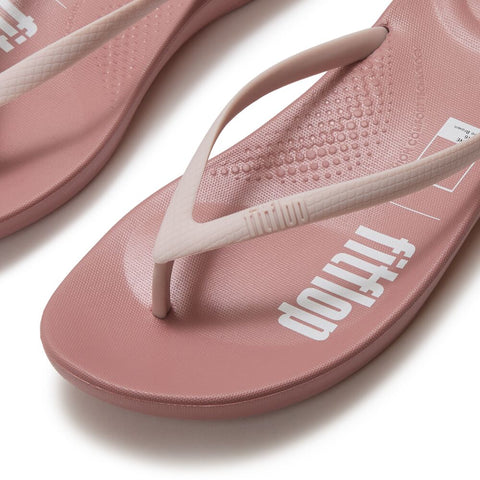 FitFlop - iQushion X Pantone Toe-Posts