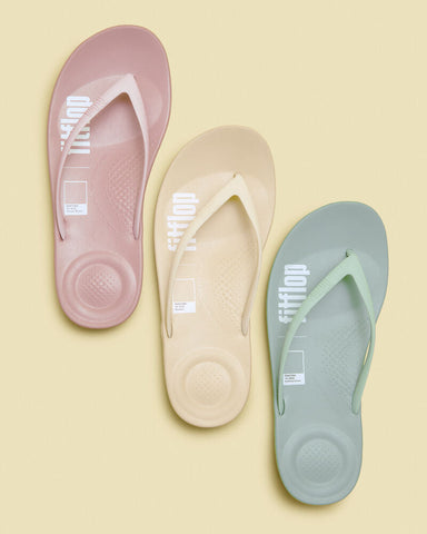 FitFlop - iQushion X Pantone Toe-Posts