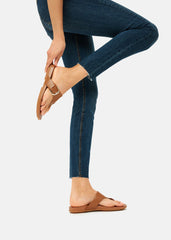 FitFlop - Gracie Buckle Leather Toe-Post Sandals