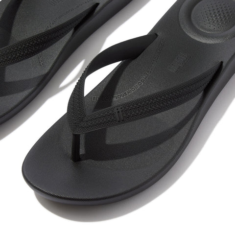 FitFlop - IQUSHION Mens Textured-Strap Flip-Flops