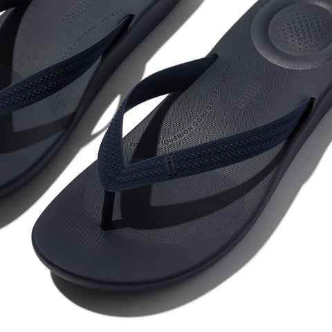 FitFlop - IQUSHION Mens Textured-Strap Flip-Flops