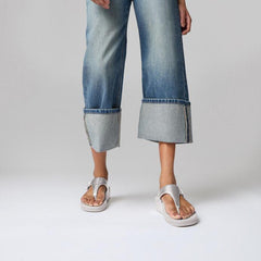 FitFlop - Lulu Crystal-Buckle Leather Toe-Post Sandals