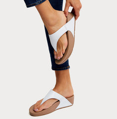 FitFlop - Lulu Leather Toe-Post Sandals