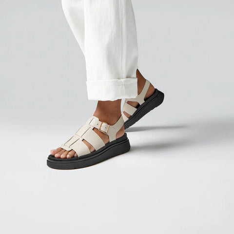 FitFlop - GEN-FF Leather Fisherman Sandals