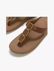 FitFlop - Lulu Glossy Button Toe-Post Sandals